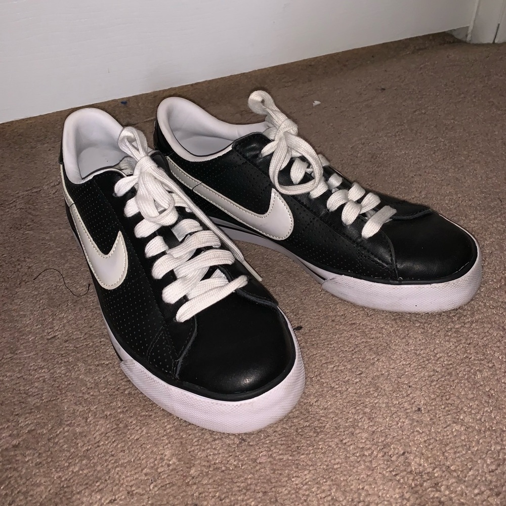 Nike Women’s Flat Sneakers